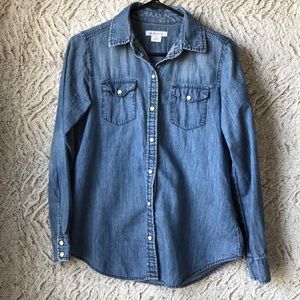 Liz Claiborne woman’s long sleeve button down top